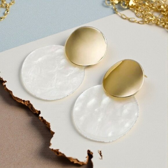 Minimalist Golden Circle Trendy Fashion Design Statement Stylish Earrings - Picture 8 of 11